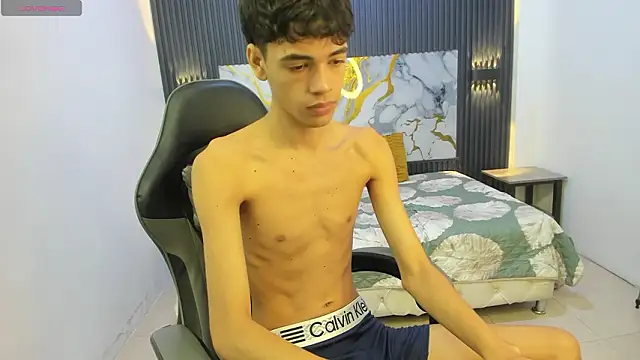 Snapshot of Dark_Desiree18 chatting on February 15, 2026, 12:14 pm Dark Desiree18 online show from February 15, 2026, 12:14 pm