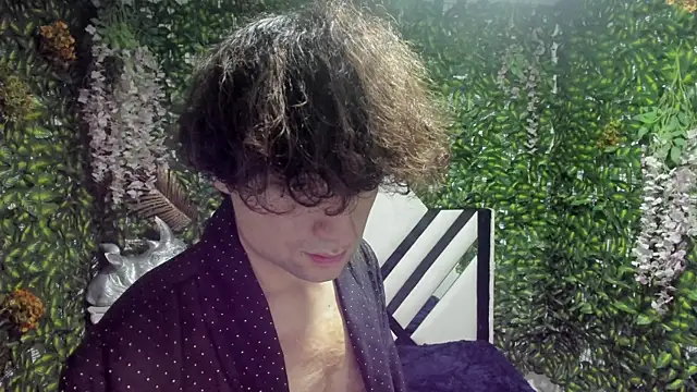 SHAW FROSTE online show from January 9, 2026, 8:43 pm