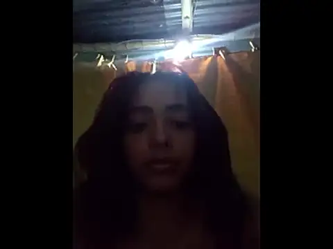 Snapshot of meganparixx chatting on February 19, 2026, 4:08 am meganparixx online show from February 19, 2026, 4:08 am