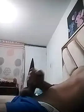 Luisferantuan08 online show from January 11, 2026, 10:48 pm