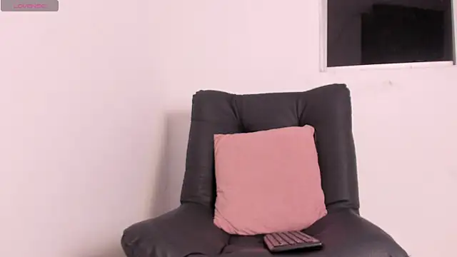 Davis Axel online show from January 13, 2026, 7:13 am