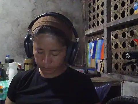 lovelyxxx88 online show from February 6, 2026, 1:14 pm