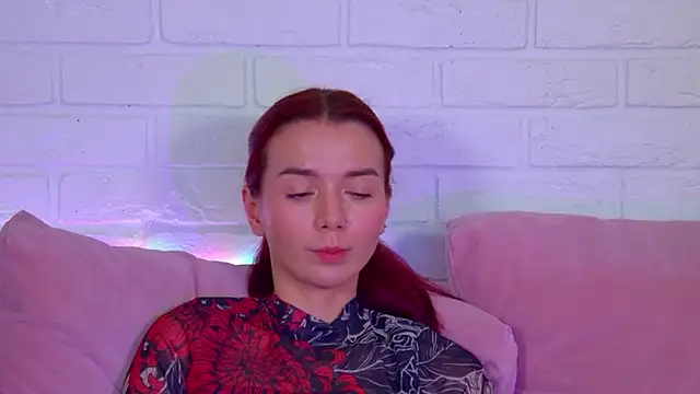 VanessaVienne online show from June 3, 2026, 2:33 pm