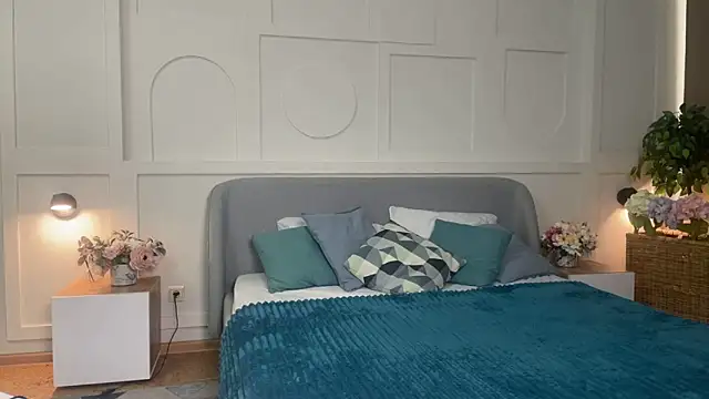  SilkyShadow  online show from April 8, 2026, 1:05 am