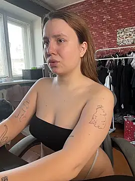 AnnaSeint online show from March 26, 2026, 10:32 am