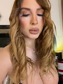 LucyBridgette online show from March 25, 2026, 5:35 am