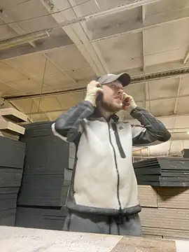 Snapshot of Dildogang chatting on March 2, 2026, 7:09 am Dildogang online show from March 2, 2026, 7:09 am