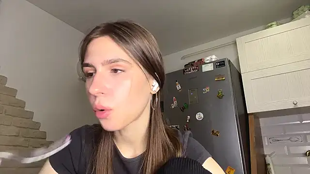 ElsieKuhlmann online show from March 6, 2026, 5:26 am