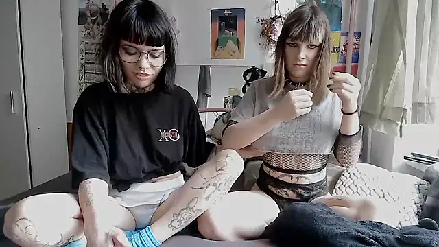 kicianiunia online show from April 24, 2026, 1:57 pm