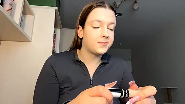 JammieMickiewicz online show from February 13, 2026, 8:32 am