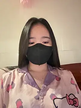 Gwen879 online show from March 25, 2026, 12:27 am