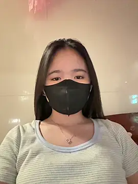 Gwen879 online show from April 9, 2026, 2:00 am