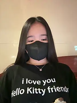 Gwen879 online show from April 20, 2026, 12:46 am