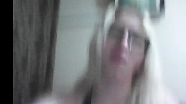 Snapshot of Dolce_Tempt chatting on January 15, 2026, 8:45 pm Dolce Tempt online show from January 15, 2026, 8:45 pm