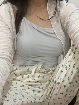 Snapshot of Linhtruong__ chatting on January 10, 2026, 6:31 pm Linhtruong online show from January 10, 2026, 6:31 pm