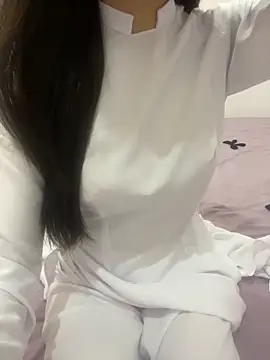 Snapshot of Linhtruong__ chatting on February 28, 2026, 3:57 pm Linhtruong online show from February 28, 2026, 3:57 pm