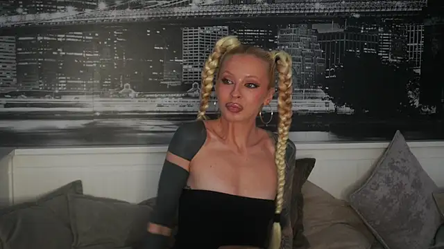 LanaReals online show from February 15, 2026, 10:03 am