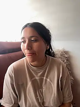 Veronica Wins  online show from March 5, 2026, 6:59 pm