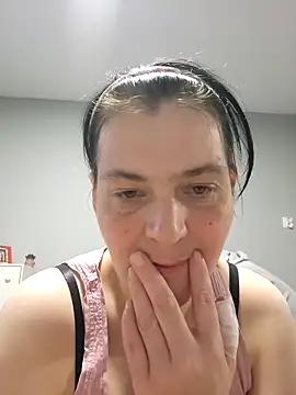 Snapshot of roksa2026 chatting on April 30, 2026, 6:47 pm roksa2026 online show from April 30, 2026, 6:47 pm