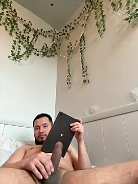 Ser02hot latino online show from March 3, 2026, 6:25 pm