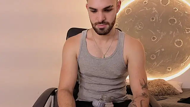 Snapshot of Apolo_lux1 chatting on June 3, 2026, 8:14 pm Apolo lux1 online show from June 3, 2026, 8:14 pm