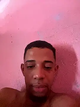 Snapshot of magrodotado33 chatting on January 13, 2026, 12:43 pm magrodotado33 online show from January 13, 2026, 12:43 pm