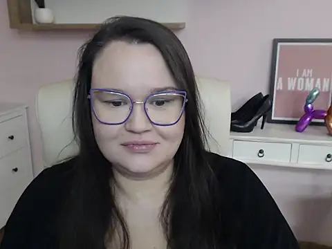 HollyDanceSoul online show from January 13, 2026, 7:35 am