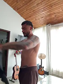 FrancoRossi  online show from February 2, 2026, 6:28 pm