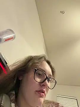 julia4thewin online show from February 22, 2026, 5:08 am