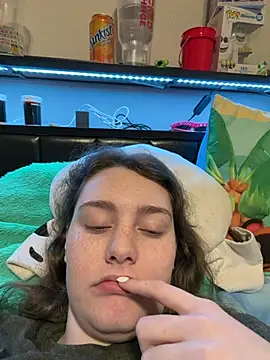 julia4thewin online show from April 4, 2026, 1:15 am