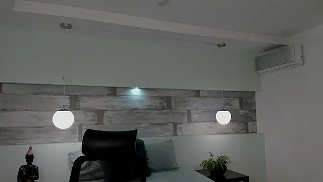 Abriil cutee online show from March 29, 2026, 1:11 pm