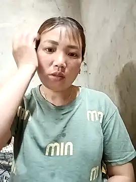 Snapshot of Nunaa2x chatting on May 15, 2026, 2:46 pm Nunaa2x online show from May 15, 2026, 2:46 pm