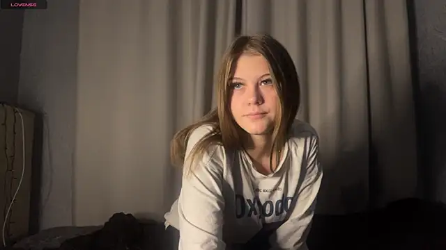 lilkaryne online show from February 15, 2026, 2:47 pm