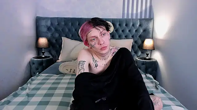 MikkiBev online show from January 9, 2026, 8:10 pm