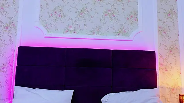 EvelinHill online show from February 3, 2026, 5:05 am