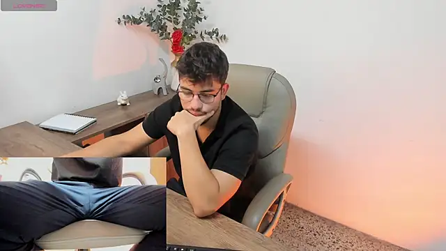 Snapshot of Jay_Grip chatting on February 9, 2026, 1:48 pm Jay Grip online show from February 9, 2026, 1:48 pm