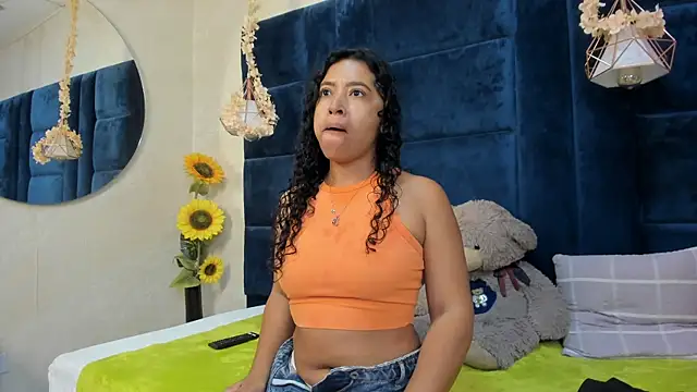 Laura Miller1 online show from April 15, 2026, 7:43 pm