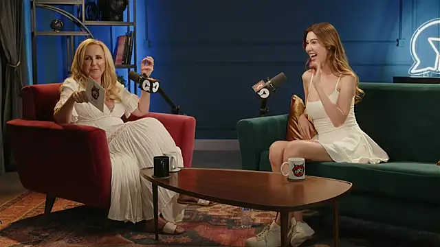 hollyrandall online show from April 16, 2026, 9:26 pm