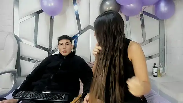 Snapshot of ScarlettAndLucas chatting on February 3, 2026, 1:05 pm ScarlettAndLucas online show from February 3, 2026, 1:05 pm