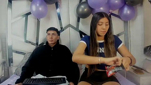 Snapshot of ScarlettAndLucas chatting on February 4, 2026, 1:06 pm ScarlettAndLucas online show from February 4, 2026, 1:06 pm