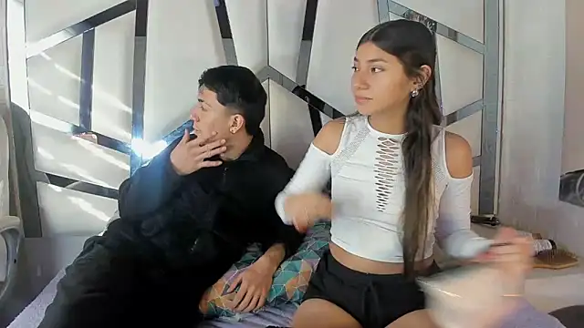 Snapshot of ScarlettAndLucas chatting on February 11, 2026, 12:32 pm ScarlettAndLucas online show from February 11, 2026, 12:32 pm