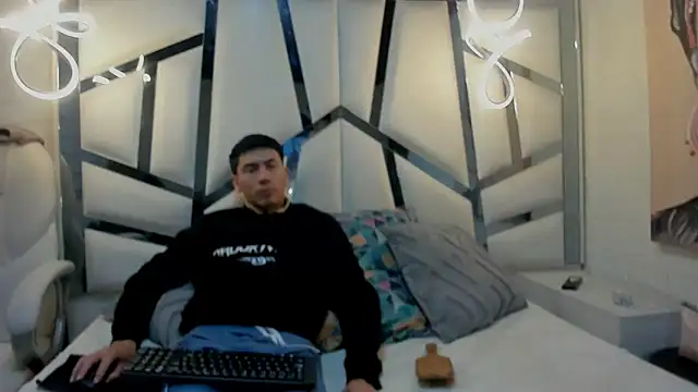 Snapshot of ScarlettAndLucas chatting on February 13, 2026, 10:00 am ScarlettAndLucas online show from February 13, 2026, 10:00 am