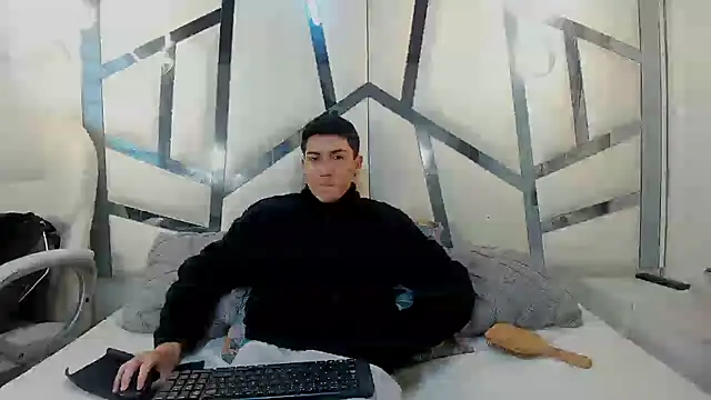 Snapshot of ScarlettAndLucas chatting on February 19, 2026, 12:34 pm ScarlettAndLucas online show from February 19, 2026, 12:34 pm