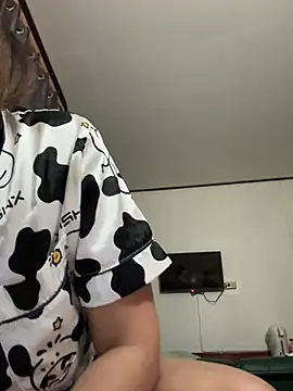 Ponthip online show from February 8, 2026, 8:23 pm