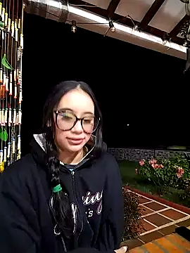 Snapshot of l0lita_emi chatting on February 14, 2026, 10:23 am l0lita emi online show from February 14, 2026, 10:23 am