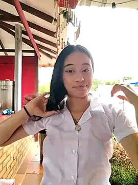 Snapshot of l0lita_emi chatting on February 15, 2026, 5:09 pm l0lita emi online show from February 15, 2026, 5:09 pm