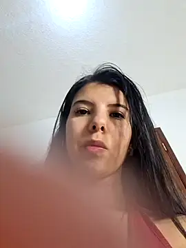 jade03  online show from April 19, 2026, 10:45 pm