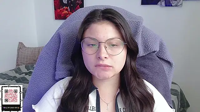 yessica gomez01 online show from March 12, 2026, 9:54 pm