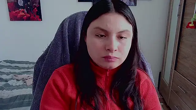 yessica gomez01 online show from April 15, 2026, 7:10 pm