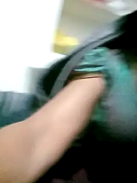 Snapshot of kiiuu_sexe chatting on February 15, 2026, 10:17 pm kiiuu sexe online show from February 15, 2026, 10:17 pm